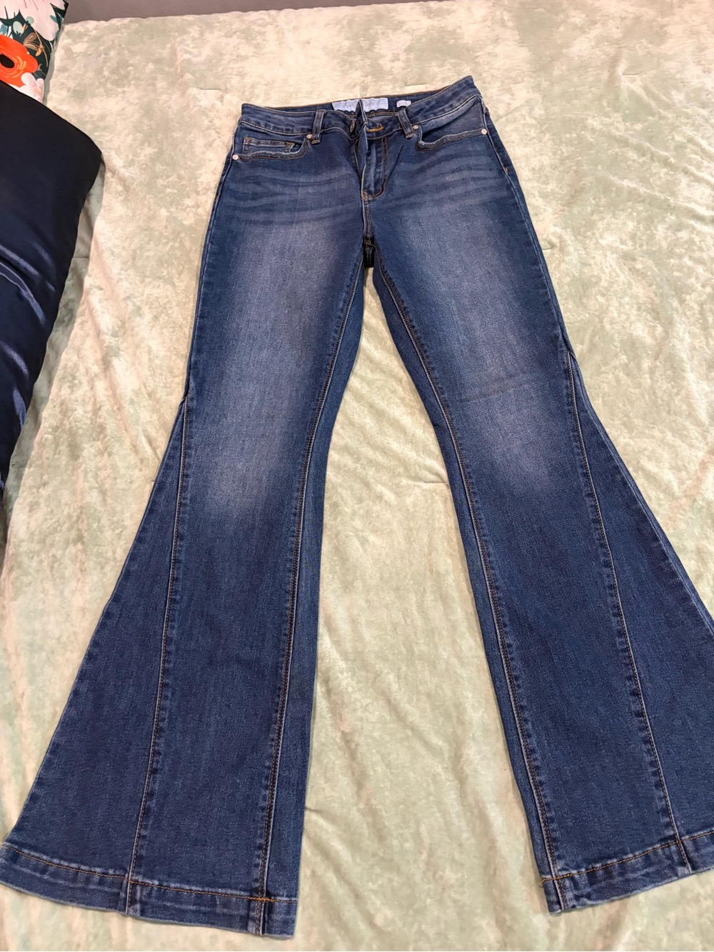 Women’s Medium Blue flare jeans
